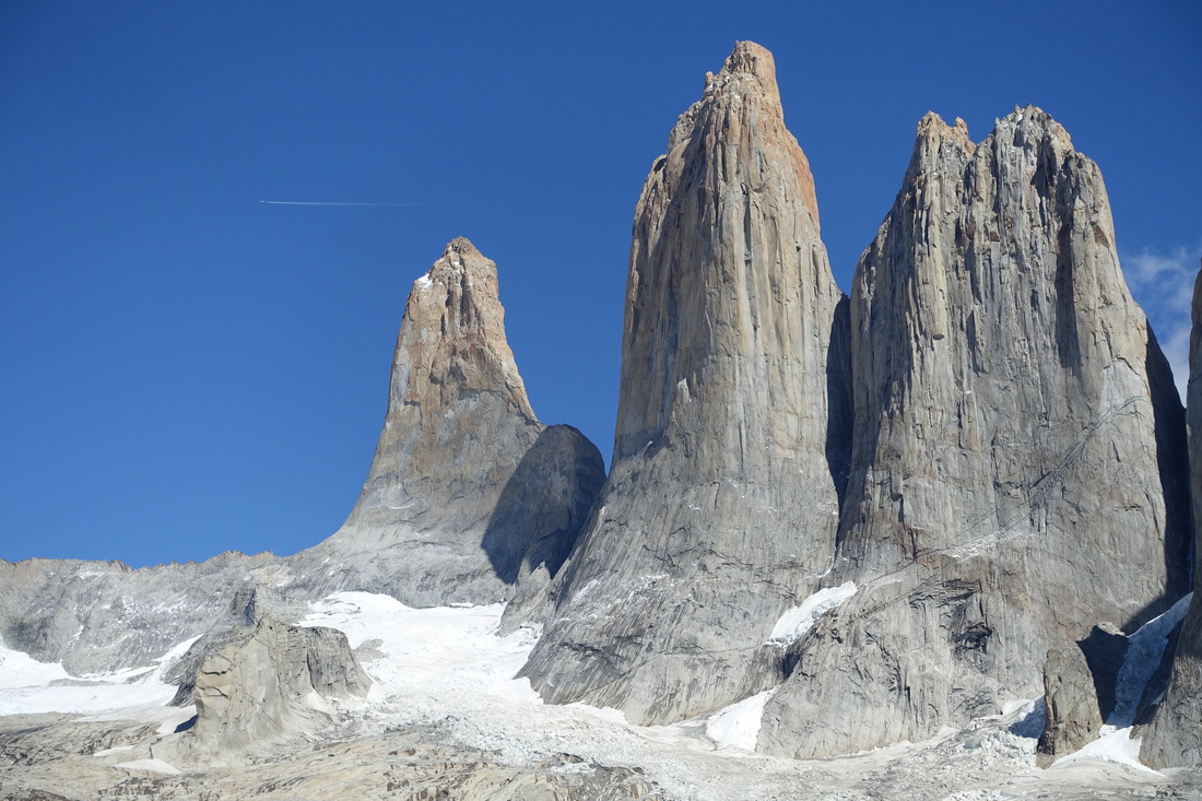Torres del Paine towers base hike