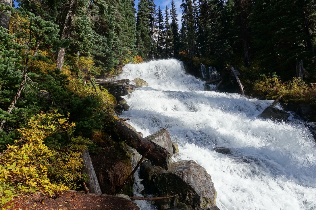 Waterfall on the trail to Joffre Lakes