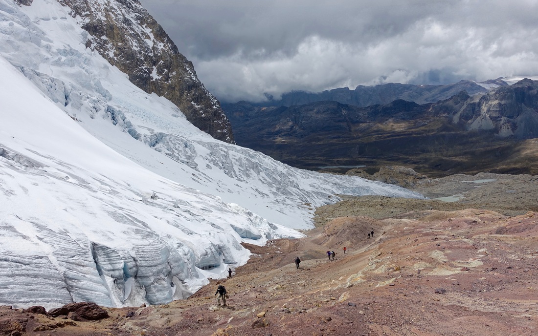 Climbing alongside Trapecio glacier