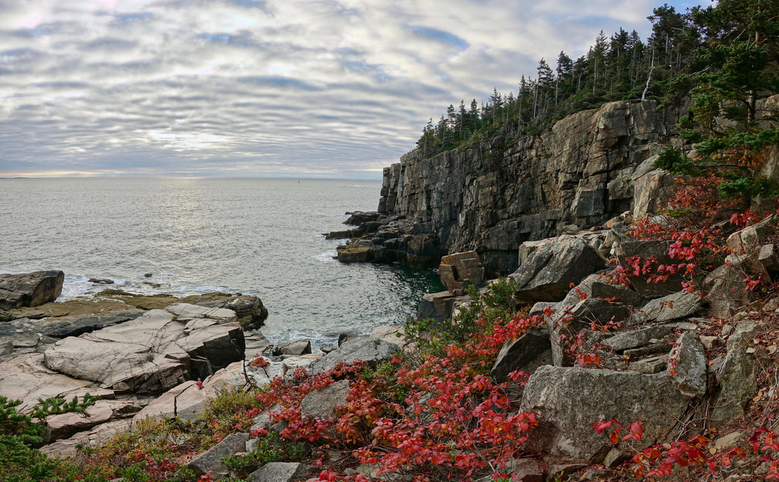 Otter cliffs hike in October in Acadia National Park, Maine